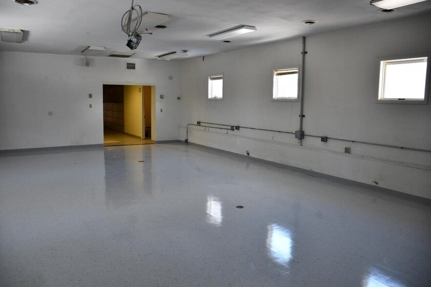 More Photos Of 107 Corona Ave, Groton Warehouse For Sale
