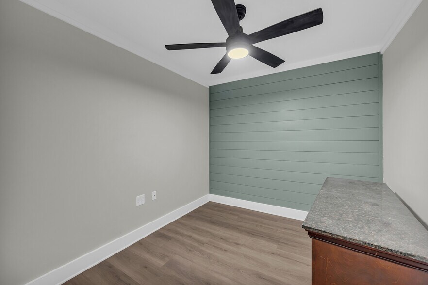 More Photos Of 399 S Elm St, Commerce Storefront For Sale