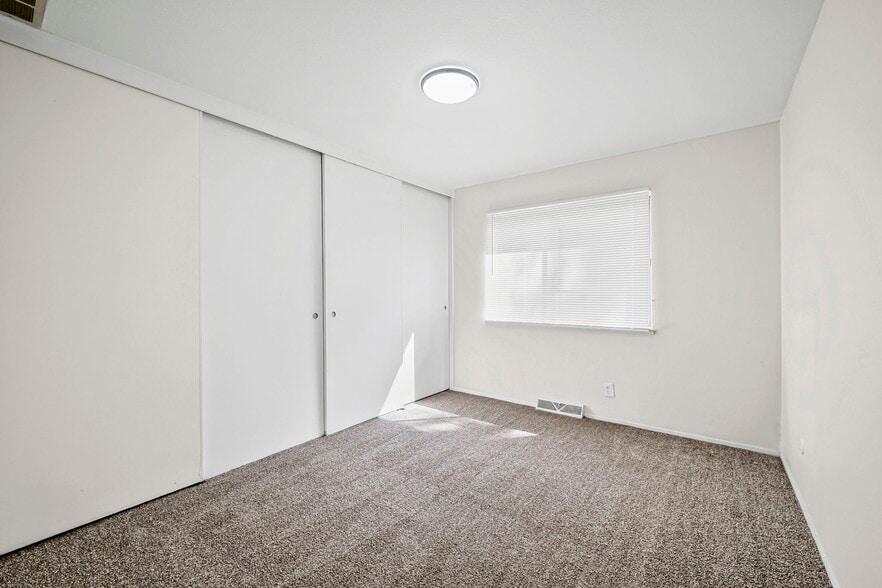 More Photos Of 1819 Garden Ridge Dr, Toledo Apartments For Sale