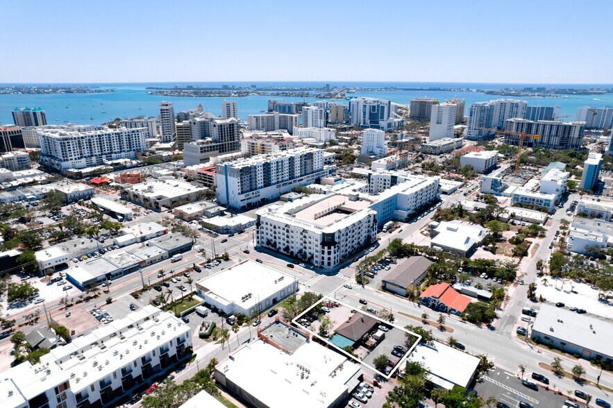 More Photos Of 1503 4th St, Sarasota Restaurant For Lease