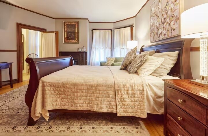 More Photos Of 722 Main St, Bennington Freestanding For Sale