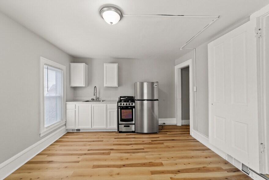 More Photos Of 579 Broadway Ave, Bedford Apartments For Sale