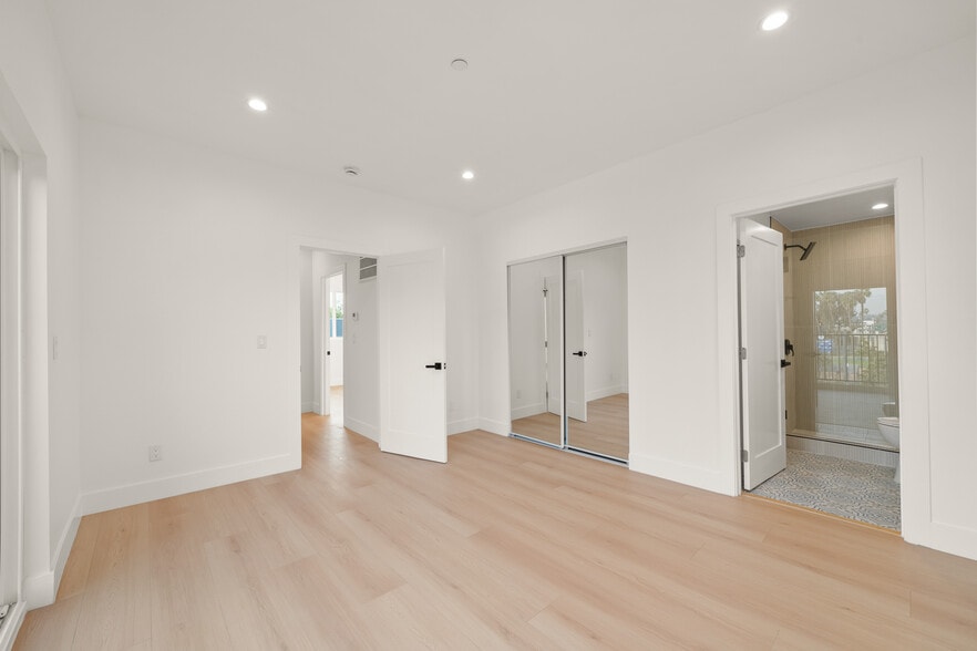 More Photos Of 913 N Hobart Blvd, Los Angeles Apartments For Sale