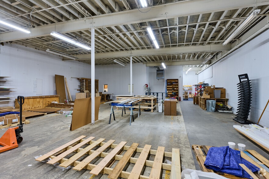 More Photos Of 107 Norris Dr, Rochester Warehouse For Lease
