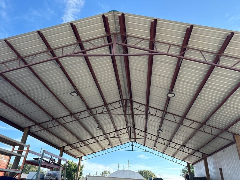 More Photos Of 460 N Franklin St, Sebring Warehouse For Sale