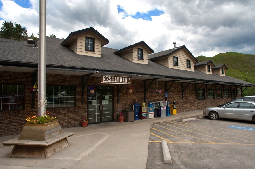 More Photos Of 304 Cliff St, Deadwood Hotel For Sale