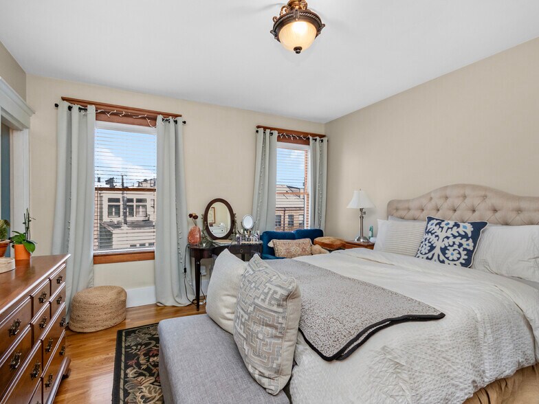 More Photos Of 43 Chestnut St, Boston Apartments For Sale