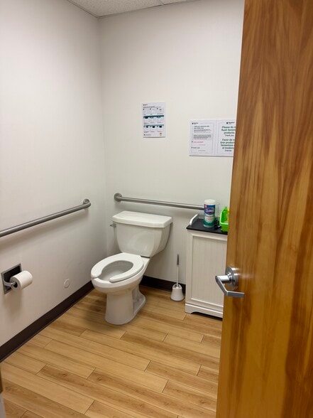 More Photos Of 34 Scotch Rd, Ewing Medical For Sale