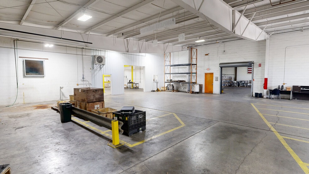 More Photos Of 1325 S Perkins St, Appleton Manufacturing For Lease