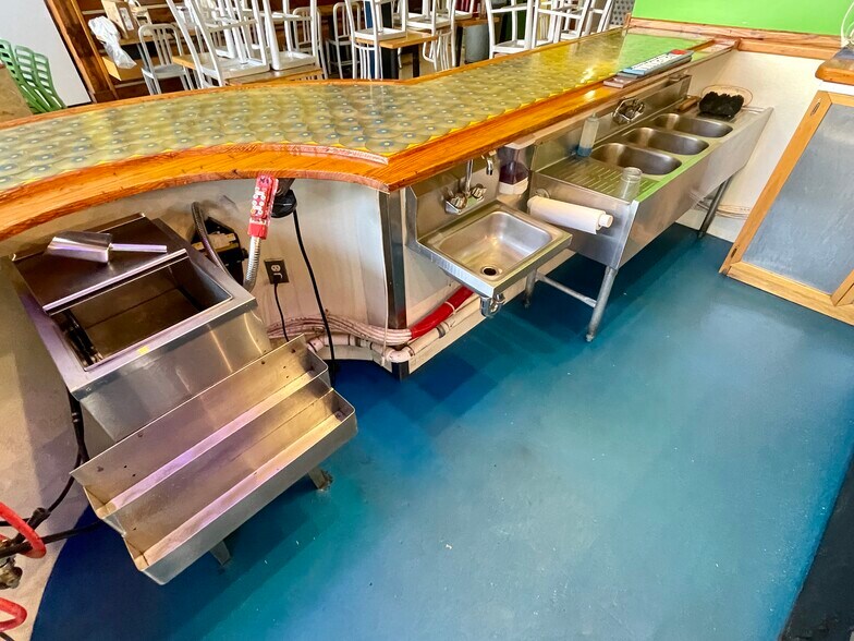 More Photos Of 314 William St, Fredericksburg Storefront For Lease