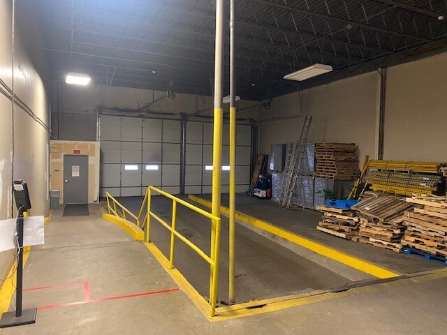 More Photos Of 401 Royalston Ave, Minneapolis Manufacturing For Lease