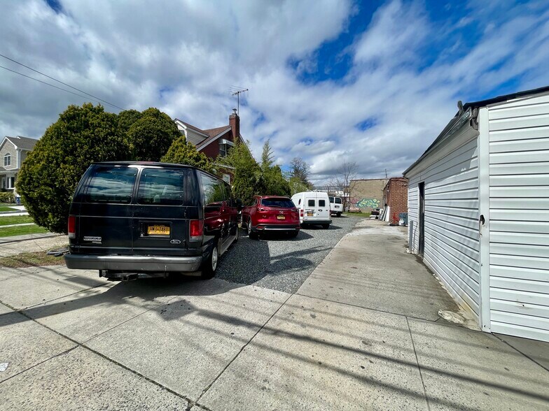 More Photos Of 6564 Fresh Meadow Ln, Fresh Meadows Storefront For Sale