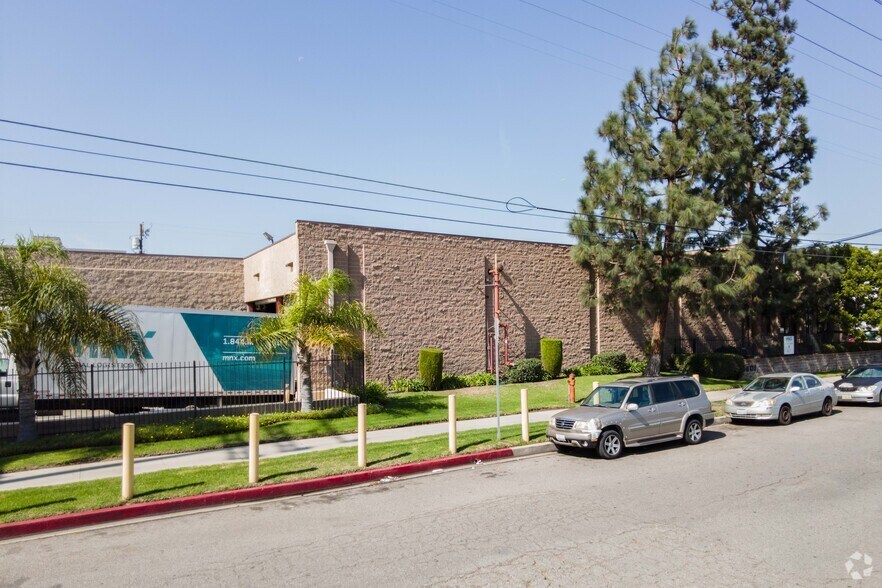 More Photos Of 8801 Bellanca Ave, Los Angeles Warehouse For Lease