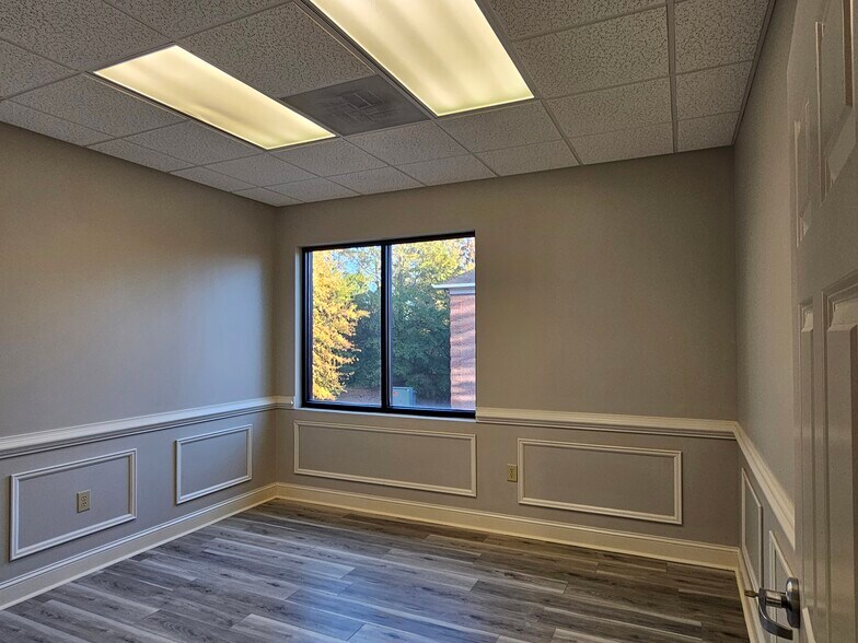 More Photos Of 2013 Lawrenceville Suwanee Rd, Lawrenceville Office For Lease