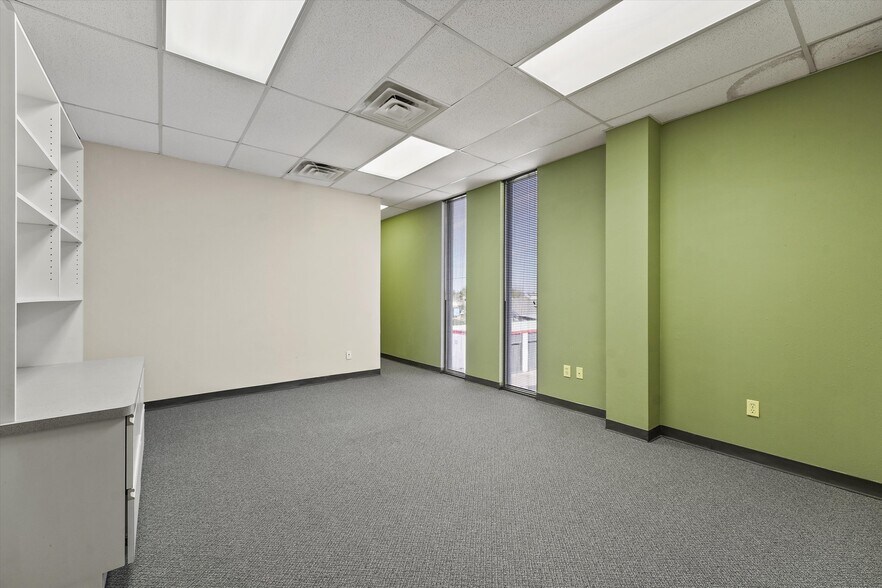 More Photos Of 2000 25th Ave N, Texas City Office For Lease