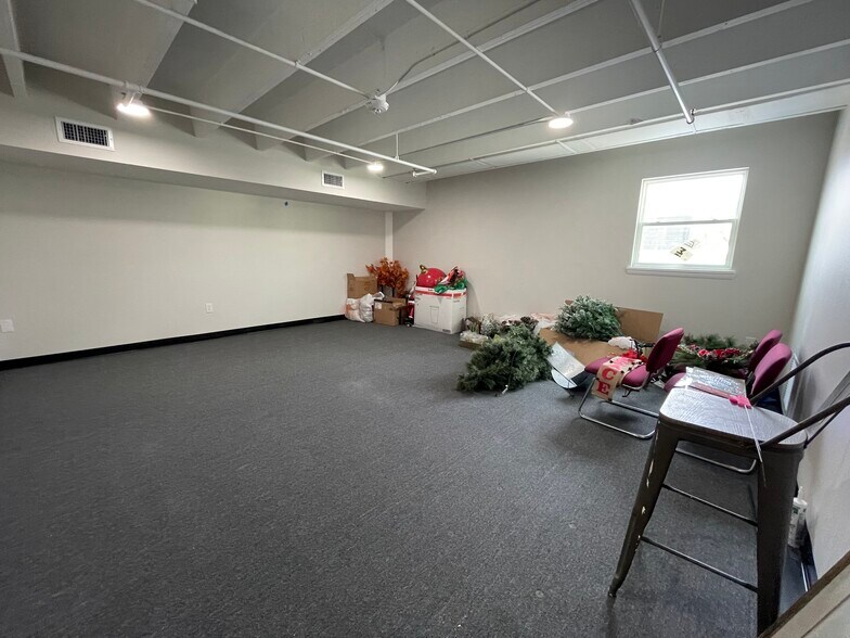 More Photos Of 24 E Magnolia Ave, Eustis Storefront For Lease