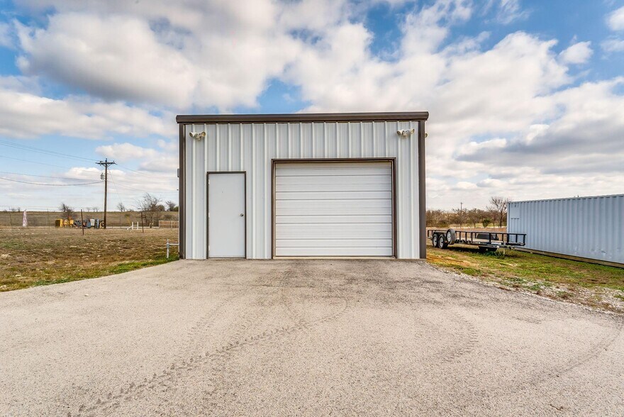 More Photos Of 13300 Cleburne Hwy, Cresson Industrial For Sale