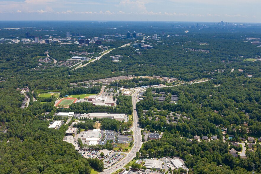 More Photos Of 7507 NE Roswell Rd, Atlanta Unknown For Lease