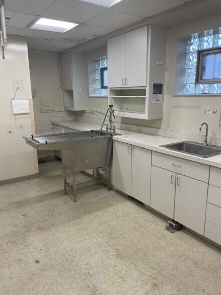 More Photos Of 3451 W 159th St, Markham Storefront Retail Office For Sale