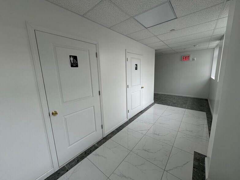 More Photos Of 60-11 60th St, Flushing Specialty For Lease