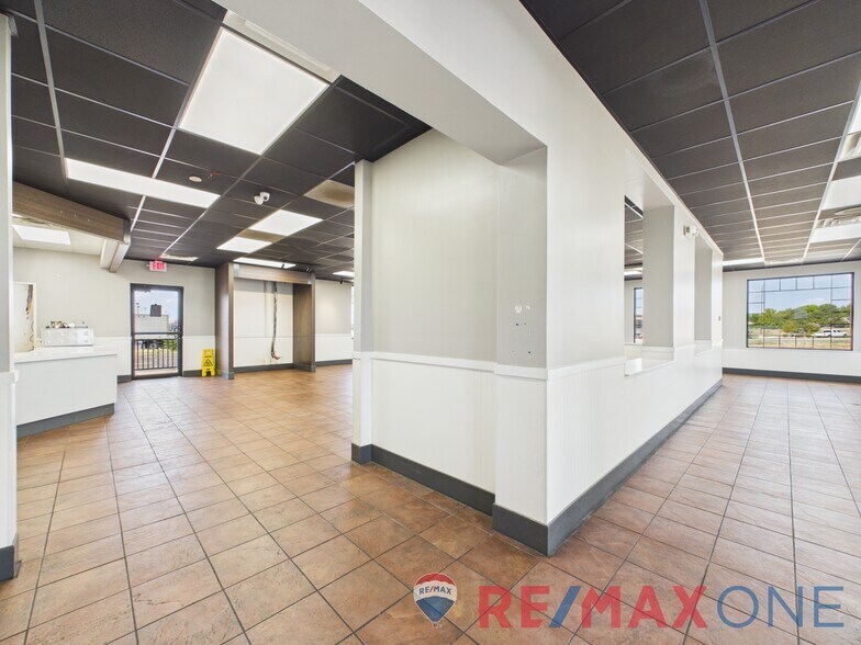 More Photos Of 2208 E Kansas Ave, Garden City Fast Food For Sale