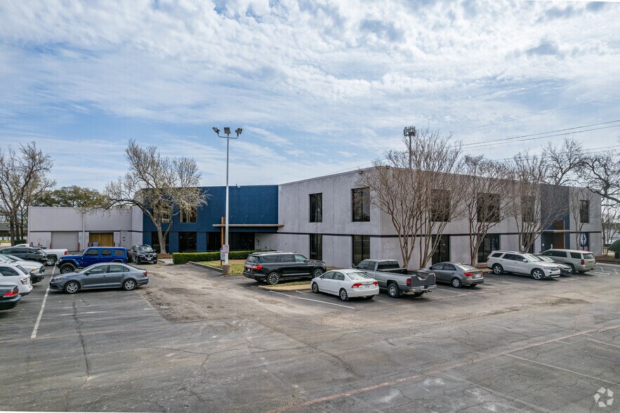 More Photos Of 14665 Midway Rd, Addison Office For Sale