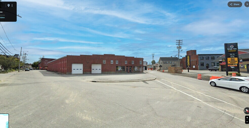 Primary Photo Of 81 Elm St, Biddeford Freestanding For Lease