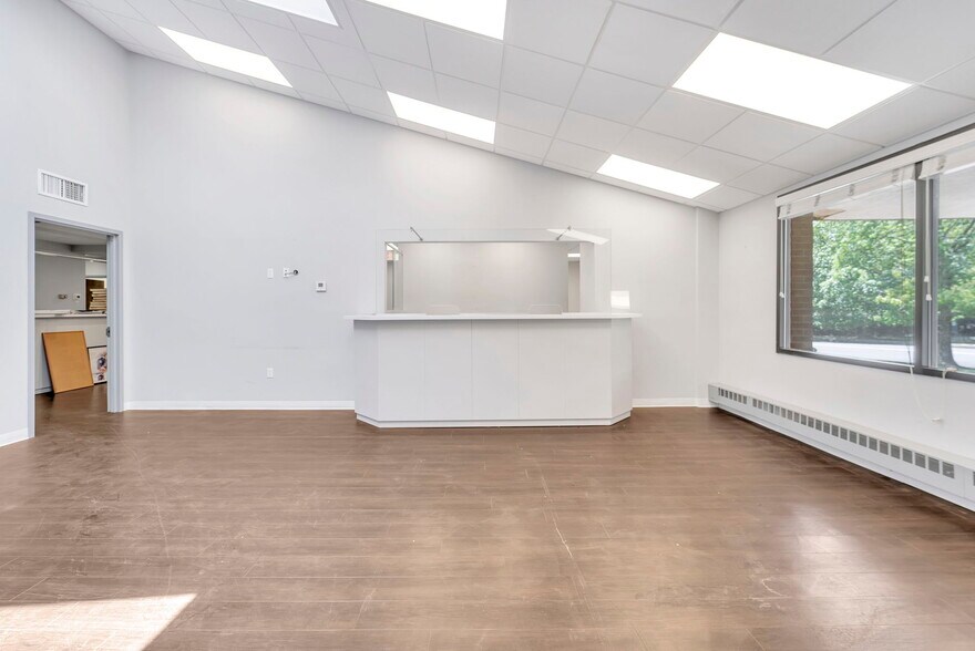 More Photos Of 99 Dutch Hill Rd, Orangeburg Medical For Sale