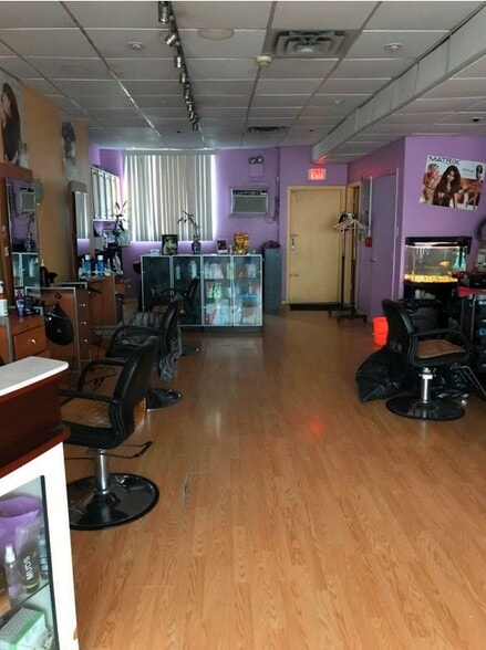 More Photos Of 153 N 9th St, Philadelphia Storefront Retail Residential For Lease