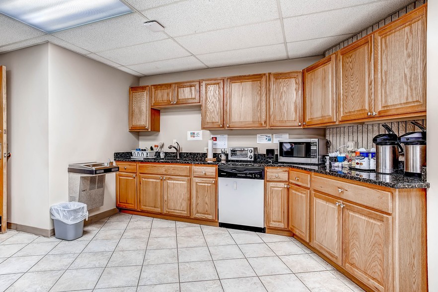 More Photos Of 363 S Harlan St, Lakewood Office For Lease