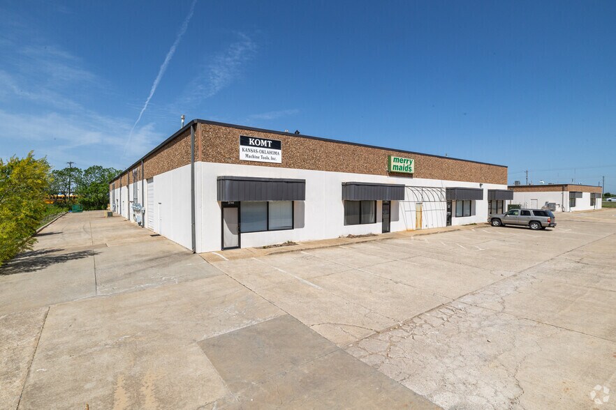 Primary Photo Of 3600-3744 E I 240 Service Rd, Oklahoma City Light Distribution For Sale