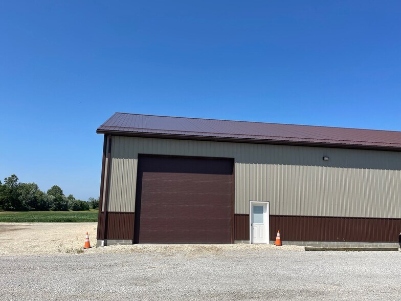 More Photos Of 12495 Ravenna Ave NE, Hartville Warehouse For Lease
