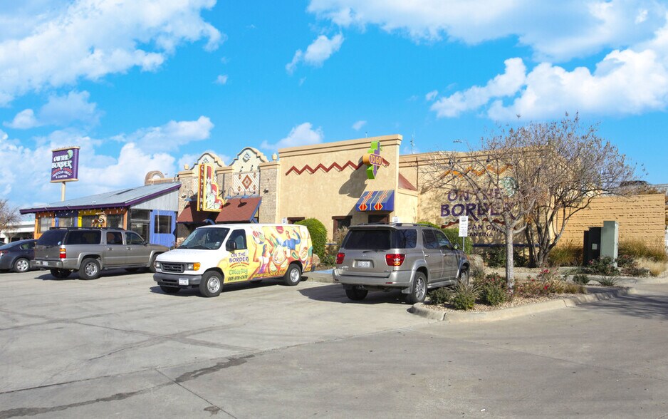 More Photos Of 2011 E Copeland Rd, Arlington Restaurant For Lease