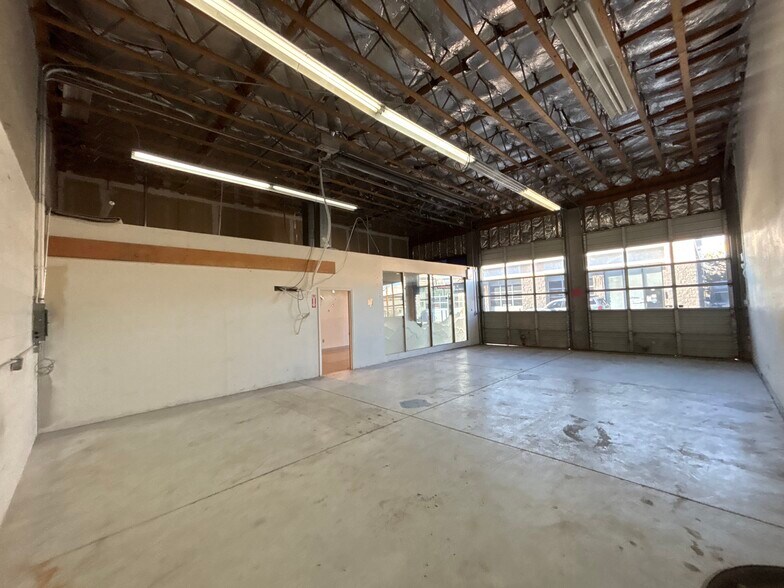 More Photos Of 100 Gentry Way, Reno Unknown For Lease