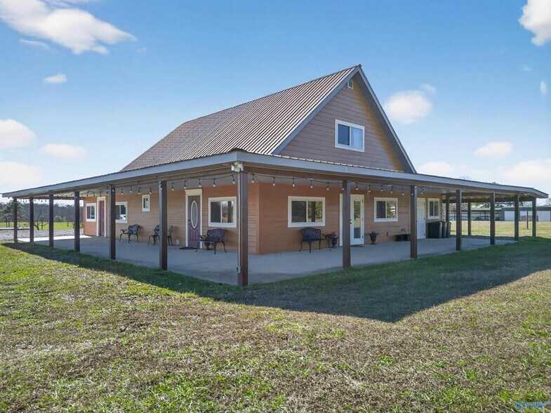 Primary Photo Of 1103 County Road 359, Crossville Medical For Sale