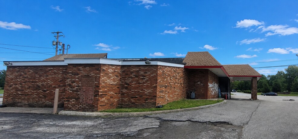 More Photos Of 10578 Northfield Rd, Northfield Freestanding For Sale