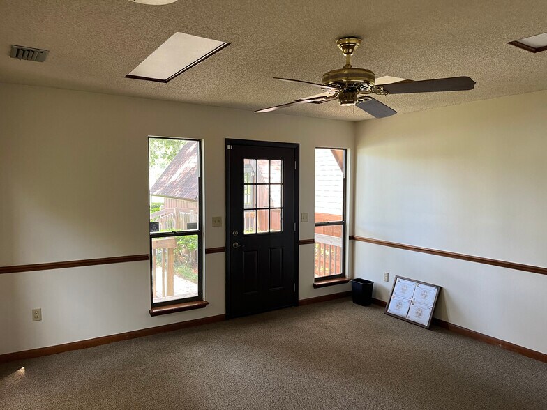 More Photos Of 2809 Blanding Blvd, Middleburg Office For Sale