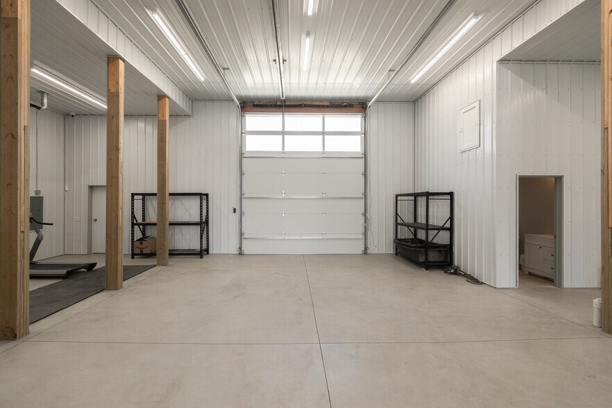 More Photos Of 450 County 424 rd, Grand Lake Flex For Sale