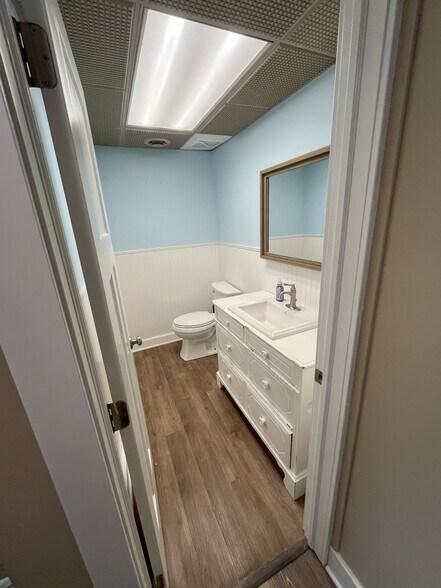 More Photos Of 5182 Blazer Pky, Dublin Office For Sale