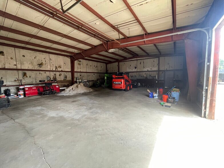 More Photos Of 55 Schoolhouse Rd, Whiting Warehouse For Lease