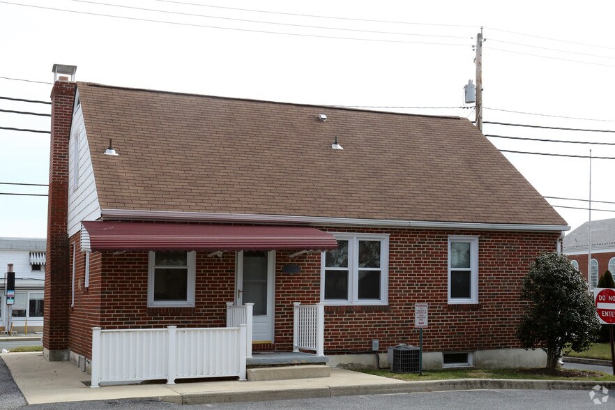More Photos Of 9526 Belair Rd, Nottingham Office For Lease
