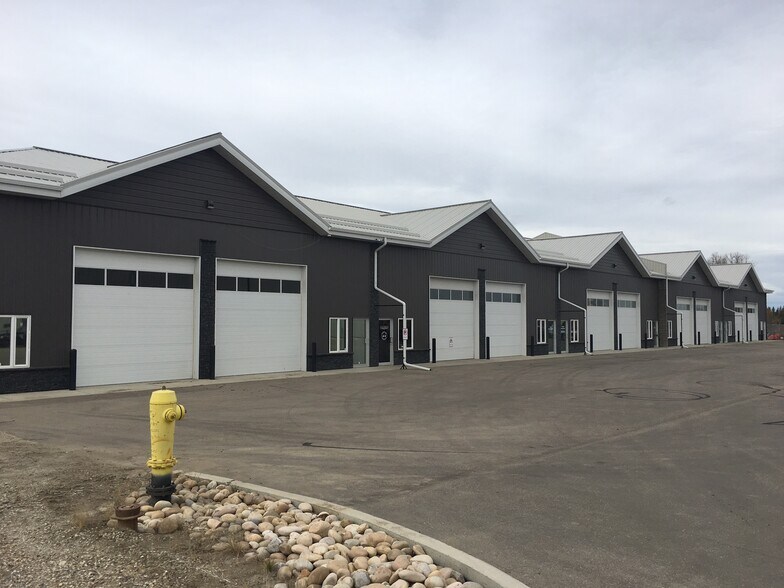 More Photos Of 974 Boulder Blvd, Stony Plain Warehouse For Lease