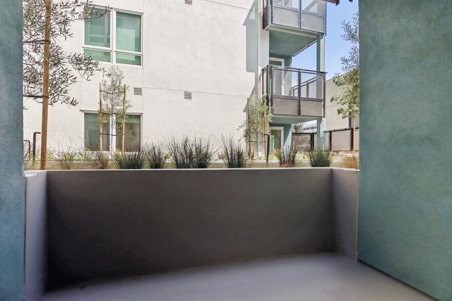 More Photos Of 9900 Venice Blvd, Culver City Apartments For Lease