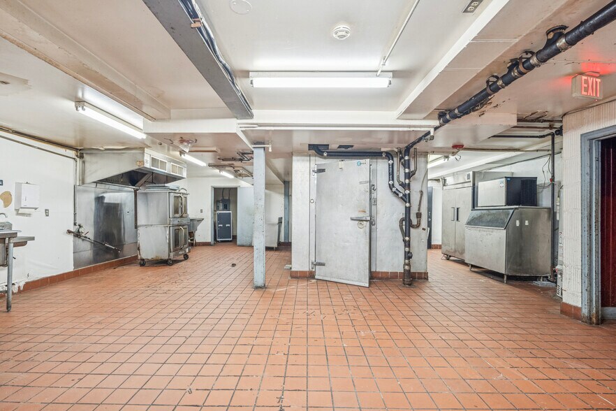 More Photos Of 7165 Germantown Ave, Philadelphia Restaurant For Lease