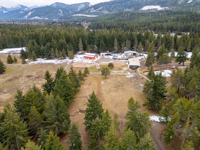More Photos Of 180 Silver Ridge Ranch Rd, Easton Trailer Camper Park For Sale