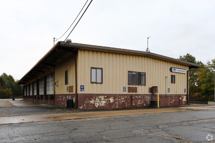 Primary Photo Of 3020 Gale Ave, Hubbard Truck Terminal For Sale