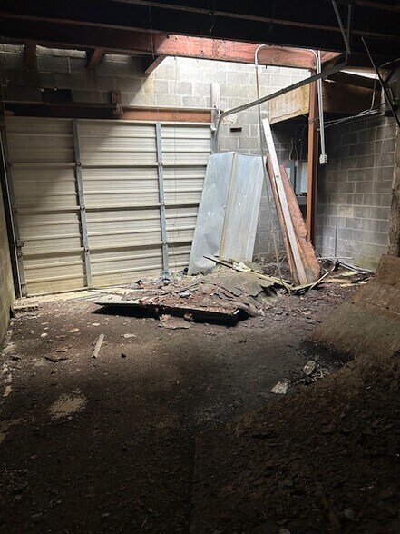 More Photos Of 729 E 7 Mile Rd, Detroit Storefront For Sale