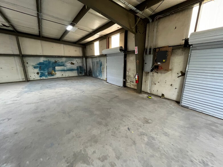 More Photos Of 2365 Northern Ave, Kingman Unknown For Lease
