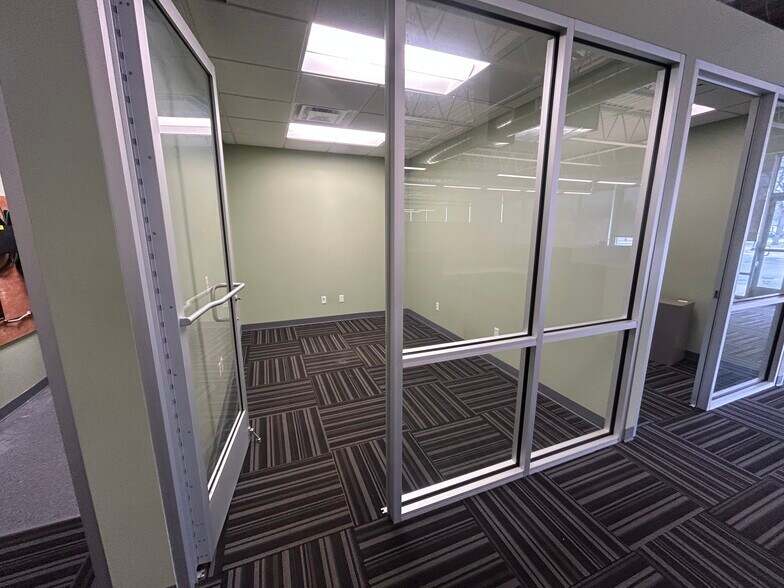 More Photos Of 826 N Martin Luther King Jr Dr, Jackson Freestanding For Sale