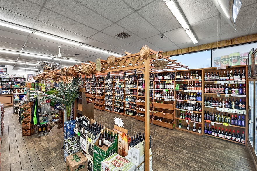 More Photos Of 5625-5655 18 Mile Rd, Sterling Heights Storefront For Sale